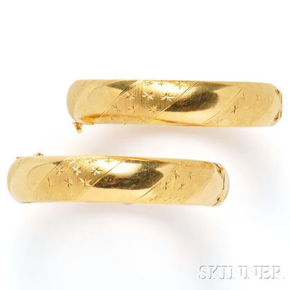 Pair of 22kt Gold Bracelets