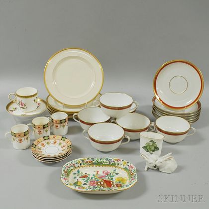 Thirty-one Pieces of Miscellaneous Porcelain