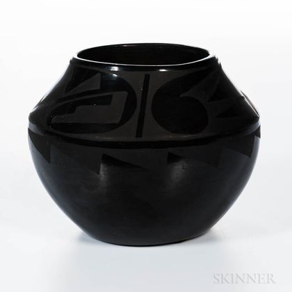 Contemporary San Ildefonso Pottery Jar