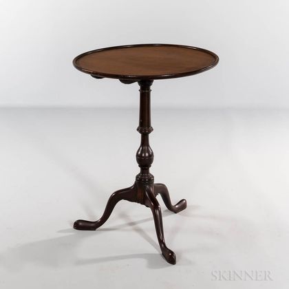 Chippendale Mahogany Dished Tilt-top Candlestand