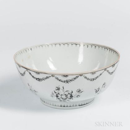 Export Porcelain Grisaille-decorated Bowl