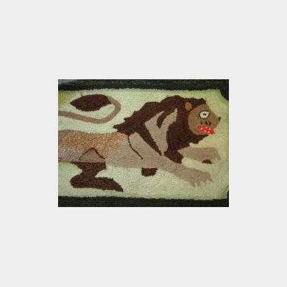 Demi-lune Reclining Lion Hooked Rug. 