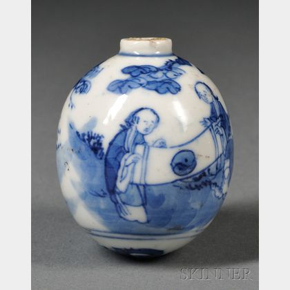 Blue and White Snuff Bottle