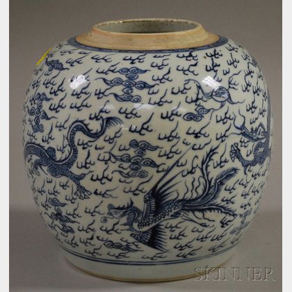 Chinese Porcelain Blue and White Dragon-decorated Jar