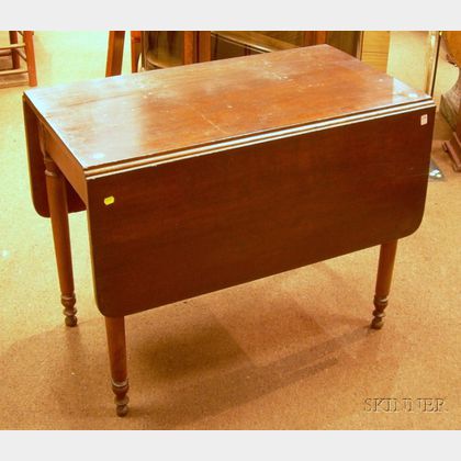 Late Federal Maple Drop-leaf Table. 