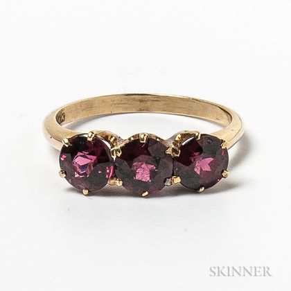 Antique 14kt Gold and Garnet Three-stone Ring