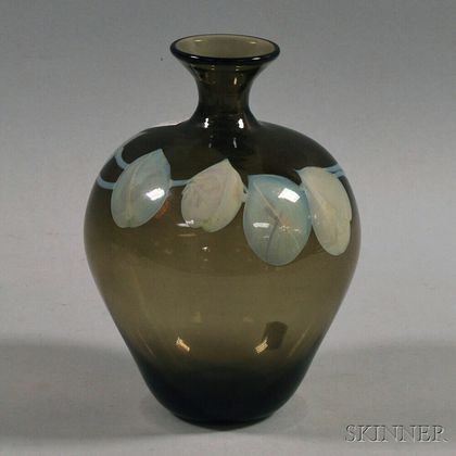 Bulbous Rochester Folk Art Guild Blown Glass Vase