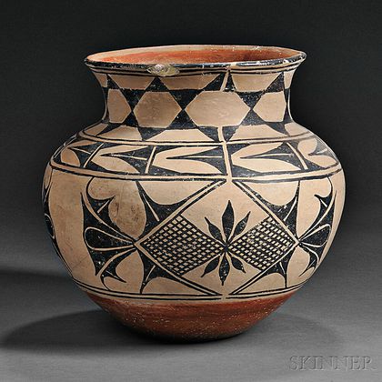 Possible Tesuque Painted Pottery Olla