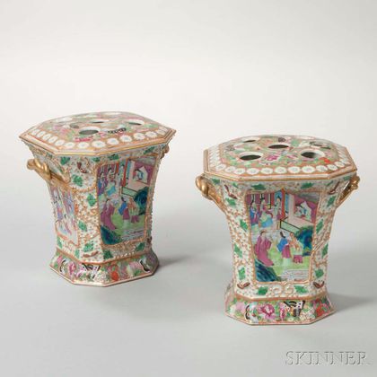 Pair of Rose Mandarin Export Porcelain Bough Pots and Covers