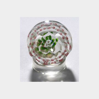 Multifaceted Floral Bouquet and Garland Glass Paperweight