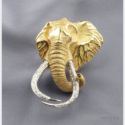 18kt Gold Gem-set "Shawu" Elephant Brooch