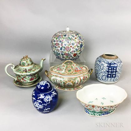 Seven Pieces of Chinese Export Porcelain