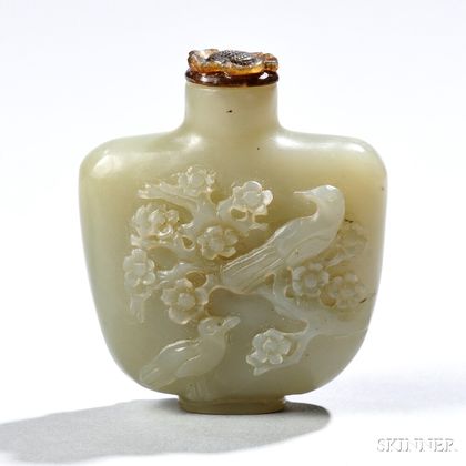 Flattened Square Flask-shape Jade Snuff Bottle