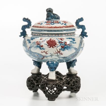 Iron Red-decorated Blue and White Porcelain Tripod Censer and Cover