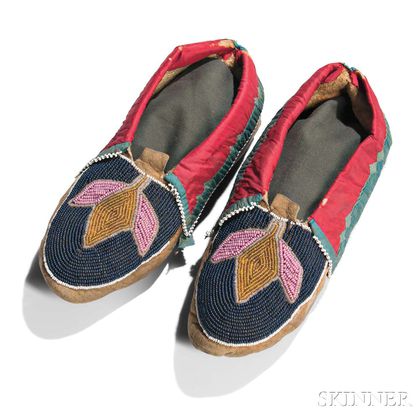 Delaware Beaded Hide and Cloth Moccasins