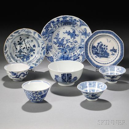 Eight Blue and White Tableware Items