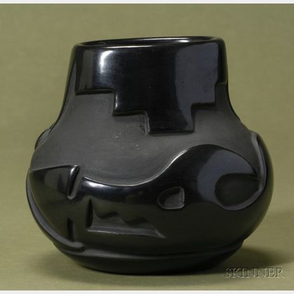 Southwest Carved Polished Blackware Pottery Bowl