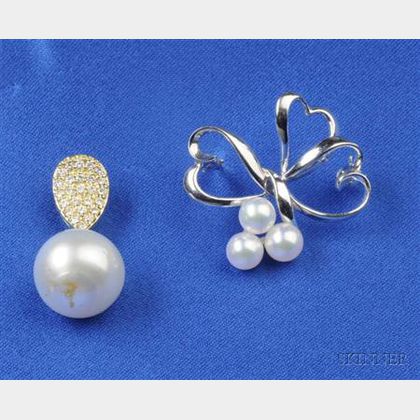 18kt White Gold and Cultured Pearl Brooch, Mikimoto