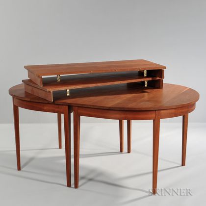 Thomas Moser Extending Dining Table 