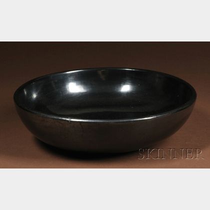 San Ildefonso Polished Black Bowl