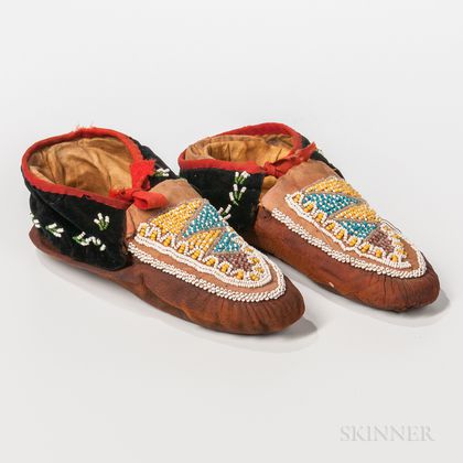 Pair of Northeast Beaded Cloth and Leather Moccasins