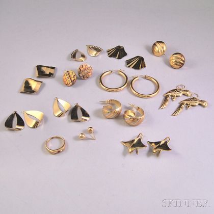 Assorted Group of Gold Jewelry