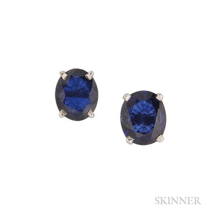 Oval-cut Sapphire Earstuds