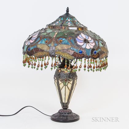 Tiffany-style Leaded Mosaic Glass Dragonfly Table Lamp