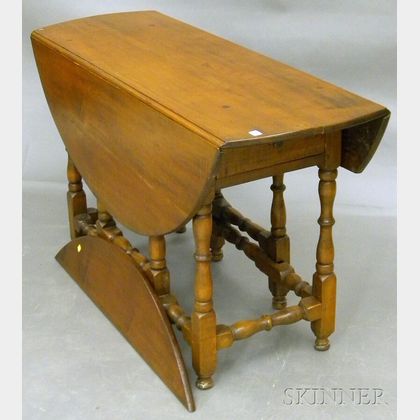 William & Mary-style Maple Drop-leaf Gate-leg Table