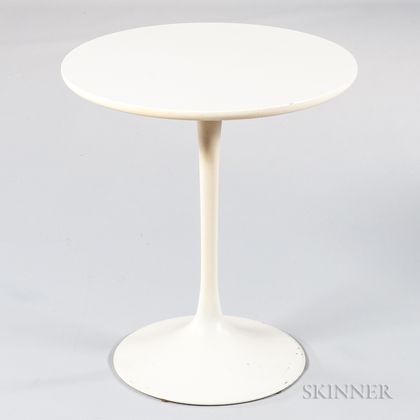 Eero Saarinen-style Tulip Table