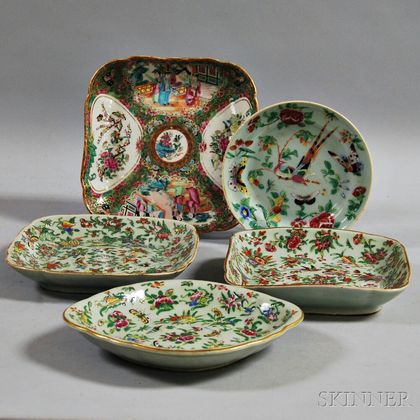 Five Chinese Porcelain Items