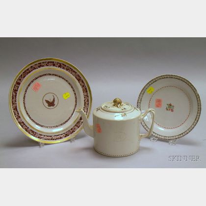 Chinese Export Teapot and Two Plates. 