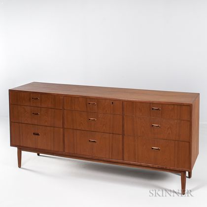 DM Falster Chest of Drawers 