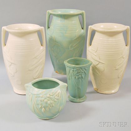 Sixteen Pottery Items
