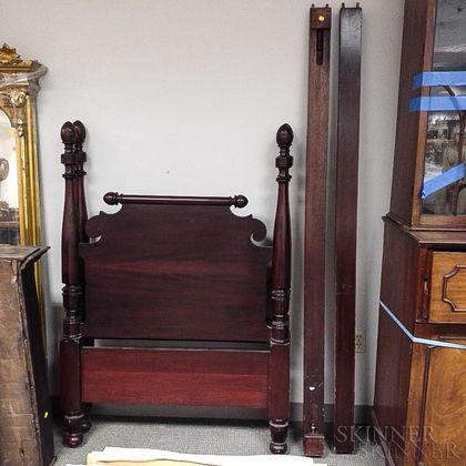 Classical-style Carved Mahogany Four-post Bed