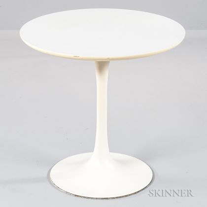 Eero Saarinen-style Tulip Table