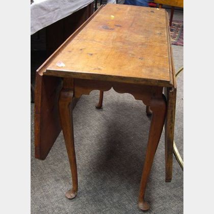 Queen Anne Cherry Drop-leaf Dining Table. 