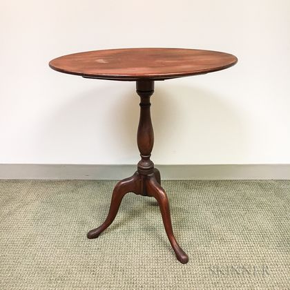 Queen Anne-style Mahogany Oval Tilt-top Candlestand