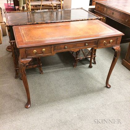 Yorkshire House Queen Anne-style Leather-top Mahogany Writing Desk