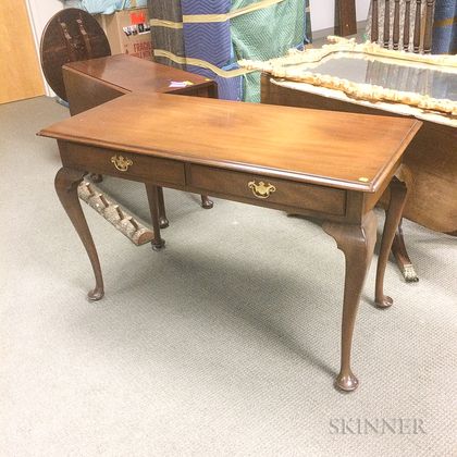 Kittinger Queen Anne-style Mahogany Library Table