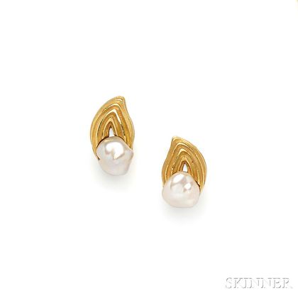 18kt Gold and Freshwater Pearl Earclips, Christopher Walling