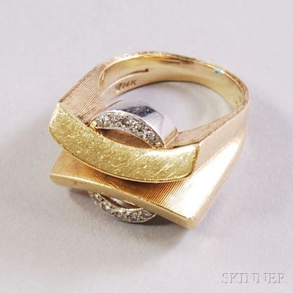Modern 14kt Gold and Diamond Ring