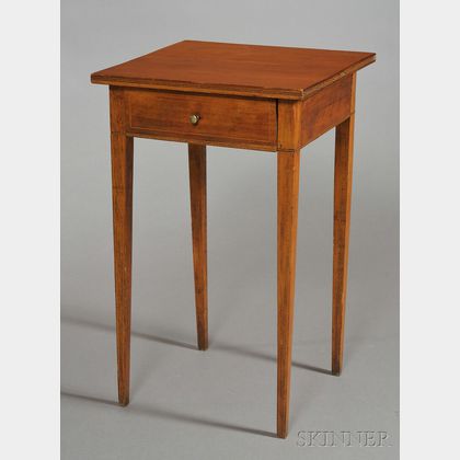 Federal-style Inlaid Cherry and Birch One-drawer Stand with Tapering Legs. 