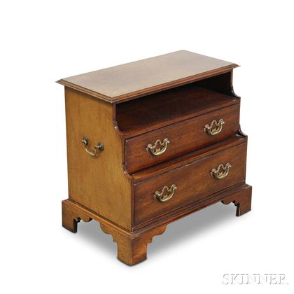 Small Chippendale-style Mahogany Chest