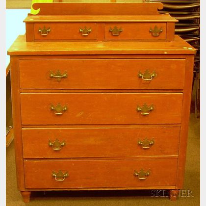 Country Red-painted Pine Bureau. 