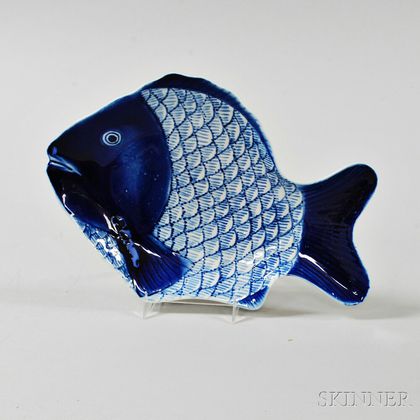Blue and White Fish-shaped Platter