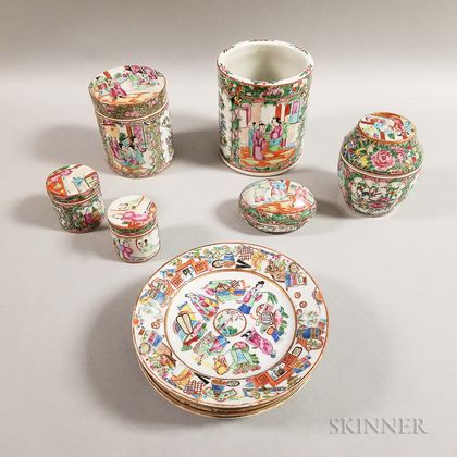 Twelve Rose Medallion Export Porcelain Table Items