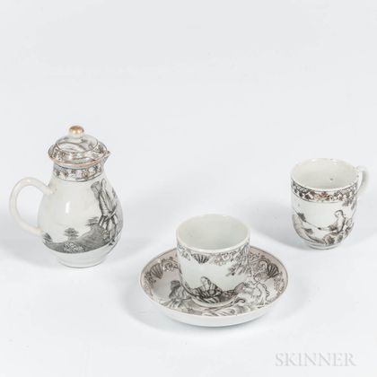 Four Export Porcelain en Grisaille Decorated Table Items