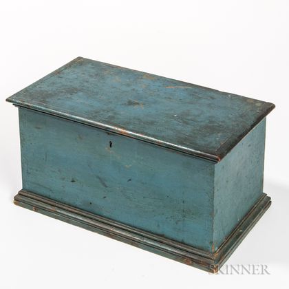 Blue-painted Miniature Six-board Chest