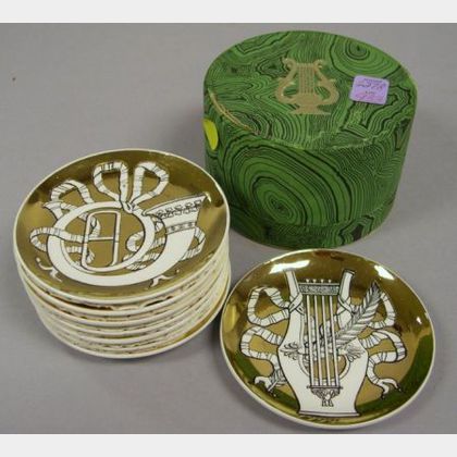 Boxed Set of Eight Fornasetti Musicalia Transfer Decorated Porcelain Dishes